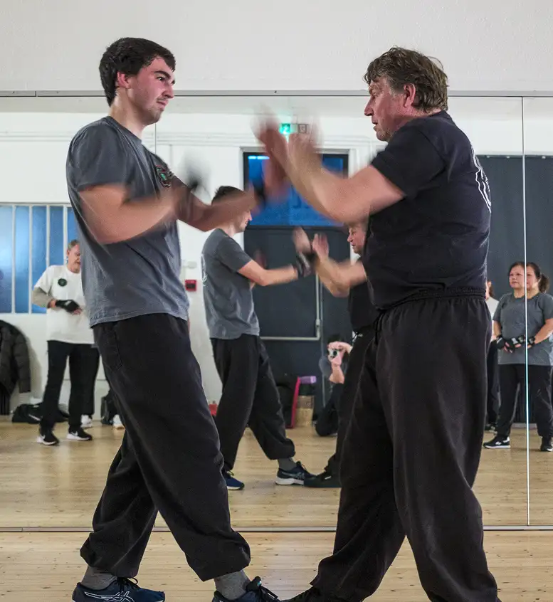 Démonstration de la technique Lat Sao